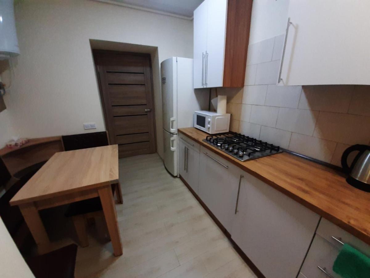 Marka Vovchka Apaartment Лвив Екстериор снимка